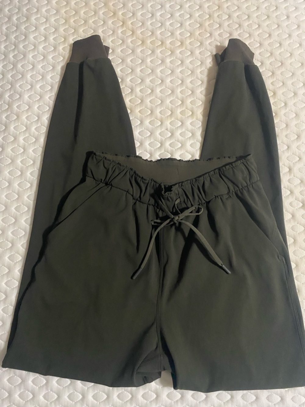 Lululemon stretch high rise jogger! Olive color size 4!